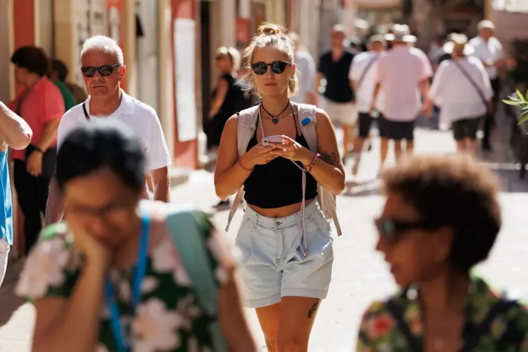 Ma kakva jesen: Zadranke prošetale u haljinicama i privlačile poglede slučajnih prolaznika