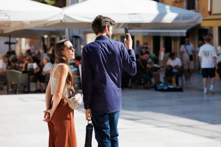 Ma kakva jesen: Zadranke pro&scaron;etale u haljinicama i privlačile poglede slučajnih prolaznika