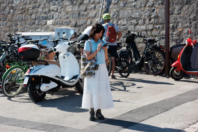 Ma kakva jesen: Zadranke pro&scaron;etale u haljinicama i privlačile poglede slučajnih prolaznika