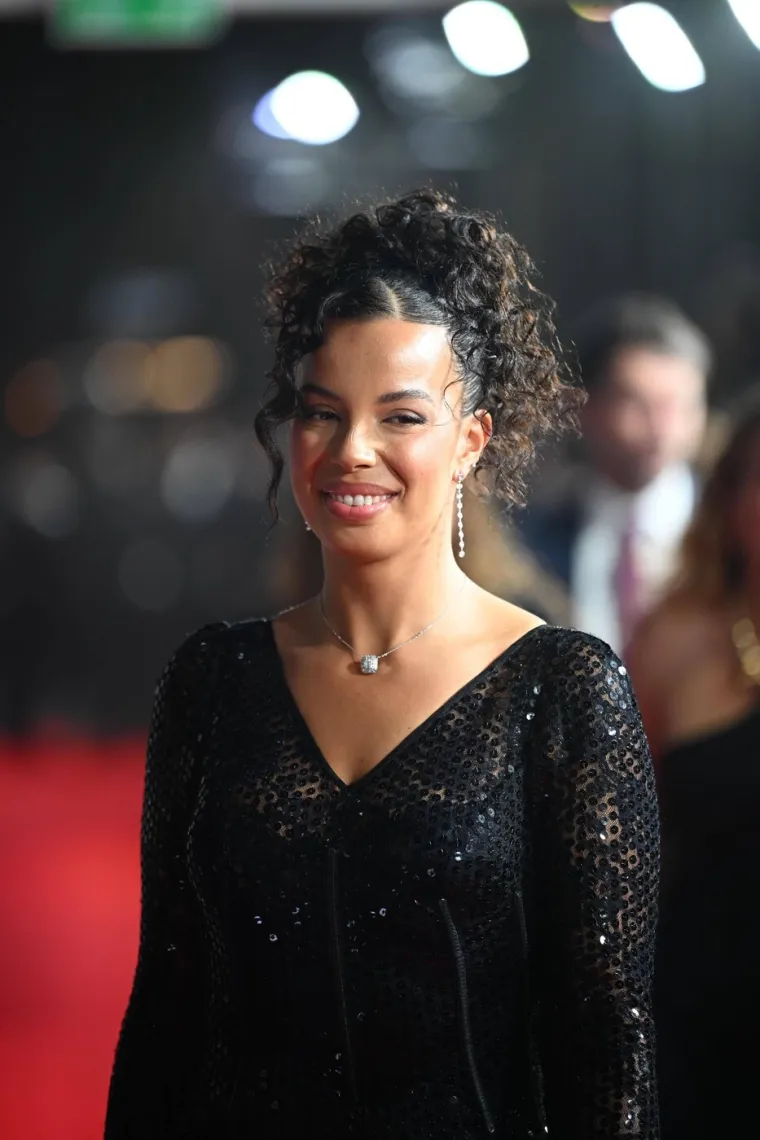 Stigla nogometna elita: Tko su ljepotice koje su ove godine prošetale crvenim tepihom?