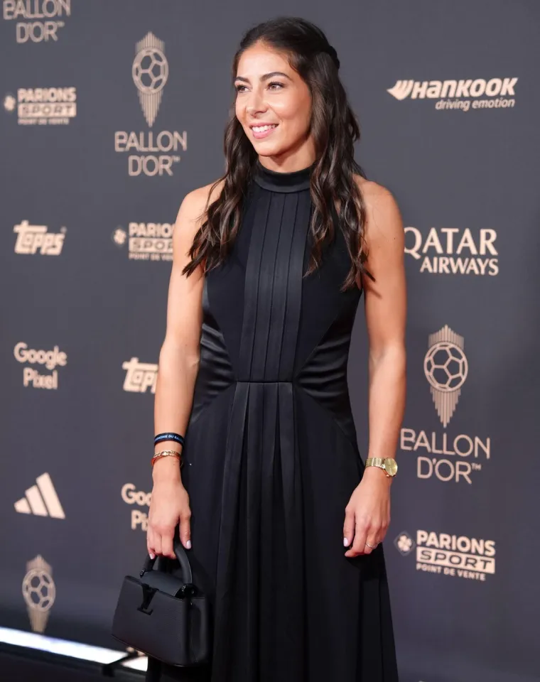 Stigla nogometna elita: Tko su ljepotice koje su ove godine prošetale crvenim tepihom?