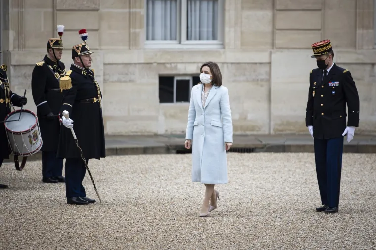 Prva žena na čelu Moldavije nikad se nije udavala jer je predana borbi, a vozi 'skromnu' Toyotu