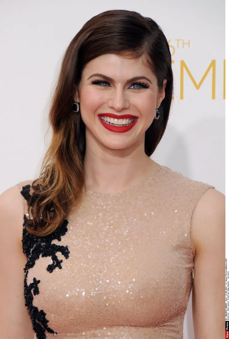 Ljepotica prodornih plavih očiju mogla je imati koga god je htjela, a ljubi 17 godina starijeg