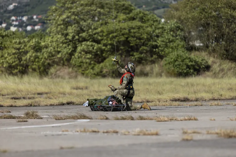 Borba prsa u prsa, helikopteri i specijalci: Pogledajte akcijske scene iz susjedstva