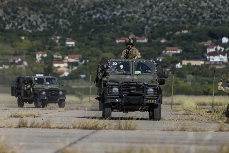 Borba prsa u prsa, helikopteri i specijalci: Pogledajte akcijske scene iz susjedstva