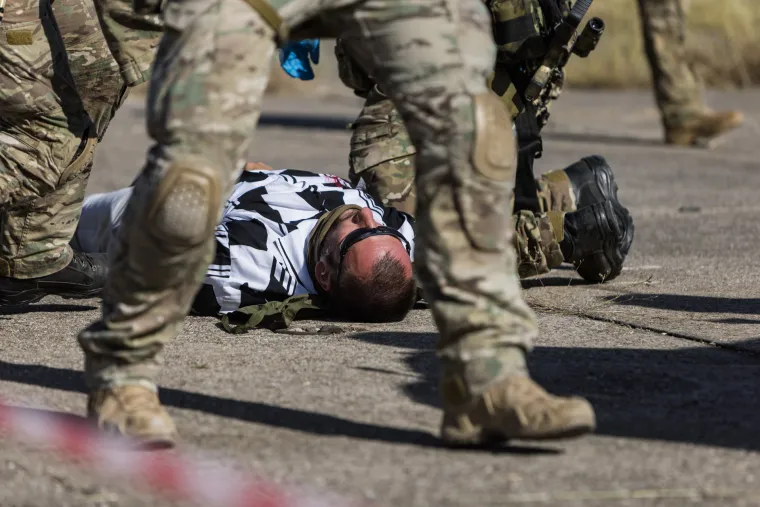 Borba prsa u prsa, helikopteri i specijalci: Pogledajte akcijske scene iz susjedstva