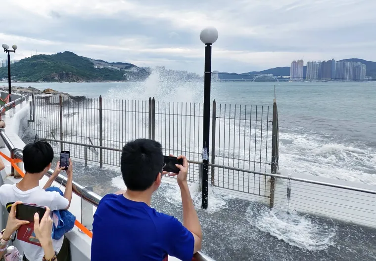 Pogodila ih je žestoka oluja: Voda sru&scaron;ila most, izlilo se jezero, dvije osobe izgubile život