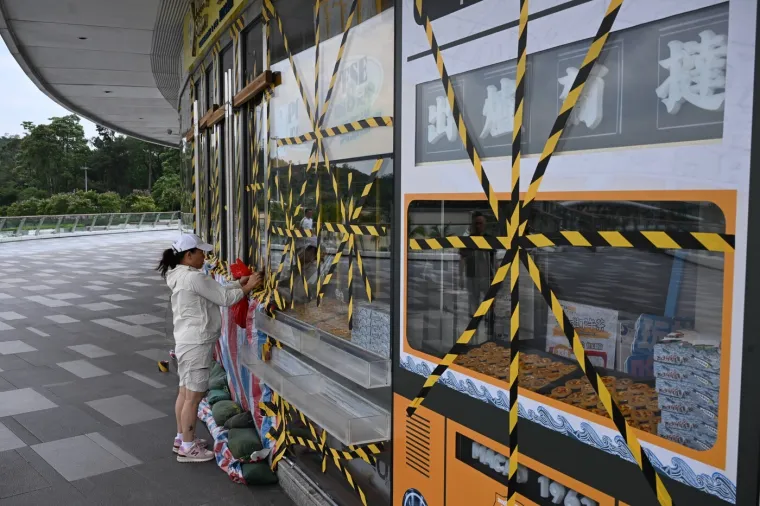 Pogodila ih je žestoka oluja: Voda sru&scaron;ila most, izlilo se jezero, dvije osobe izgubile život