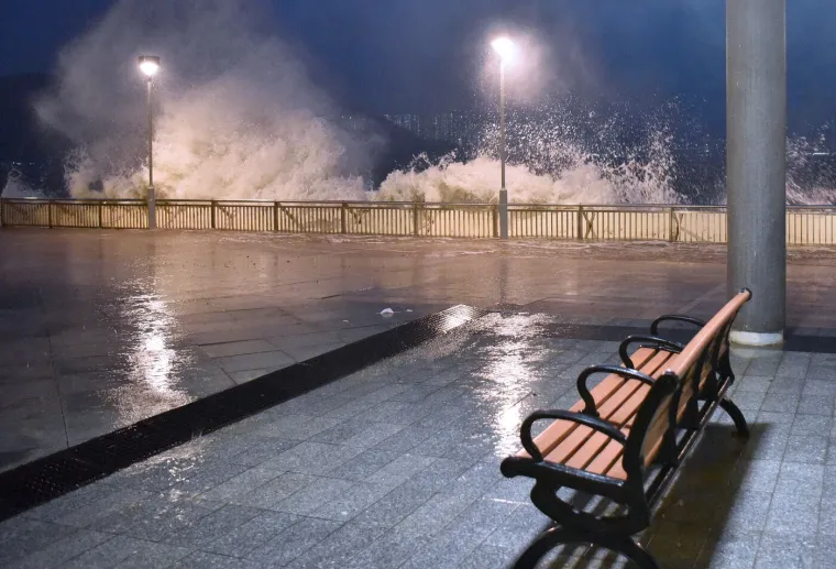 Pogodila ih je žestoka oluja: Voda sru&scaron;ila most, izlilo se jezero, dvije osobe izgubile život