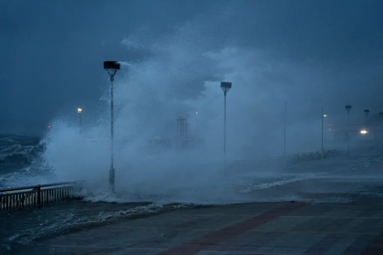 Supertajfun s vjetrovima od 200 na sat i bujičnim poplavama nosi sve pred sobom: Raste broj mrtvih