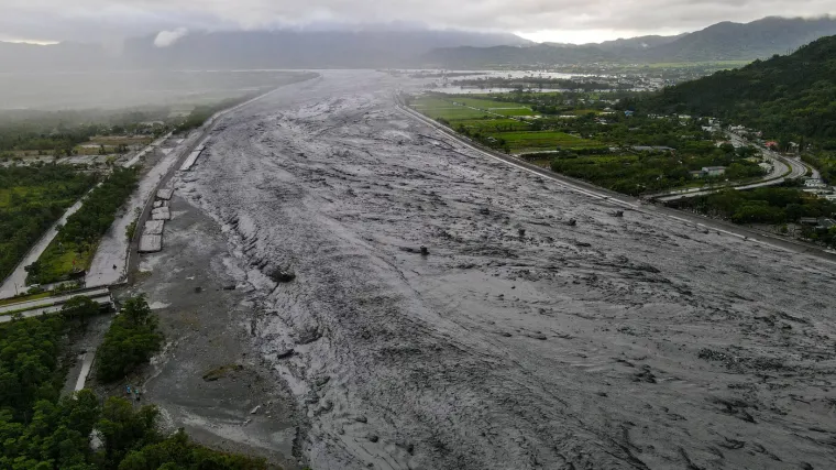 Supertajfun s vjetrovima od 200 na sat i bujičnim poplavama nosi sve pred sobom: Raste broj mrtvih