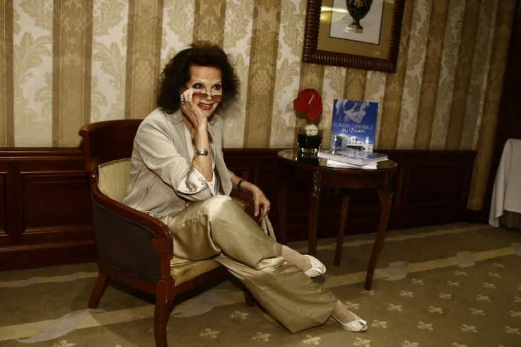 Oti&scaron;la je filmska legenda: Evo kako se Claudia Cardinale mijenjala kroz desetljeća