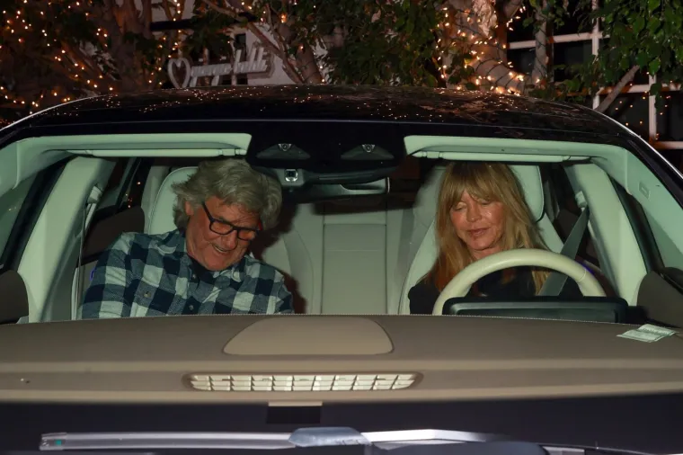 Bila je seks-simbol 70-ih, svi su pred njom padali na koljena: Sa 79 godina i dalje zrači