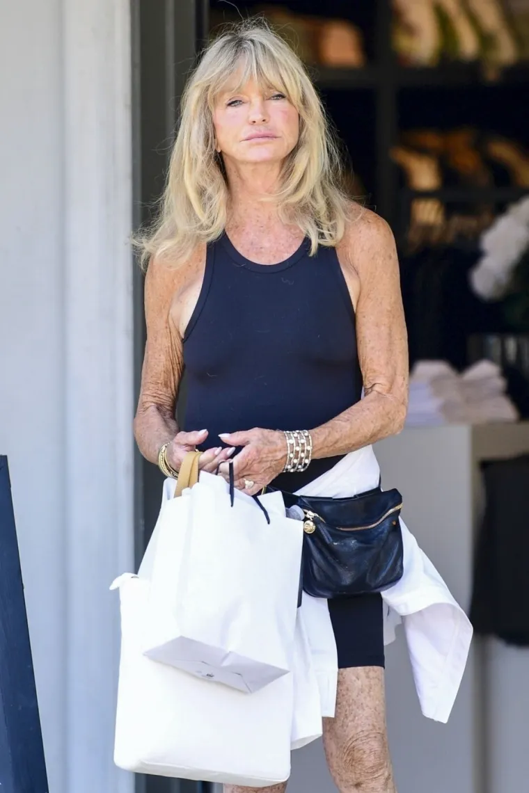 Bila je seks-simbol 70-ih, svi su pred njom padali na koljena: Sa 79 godina i dalje zrači