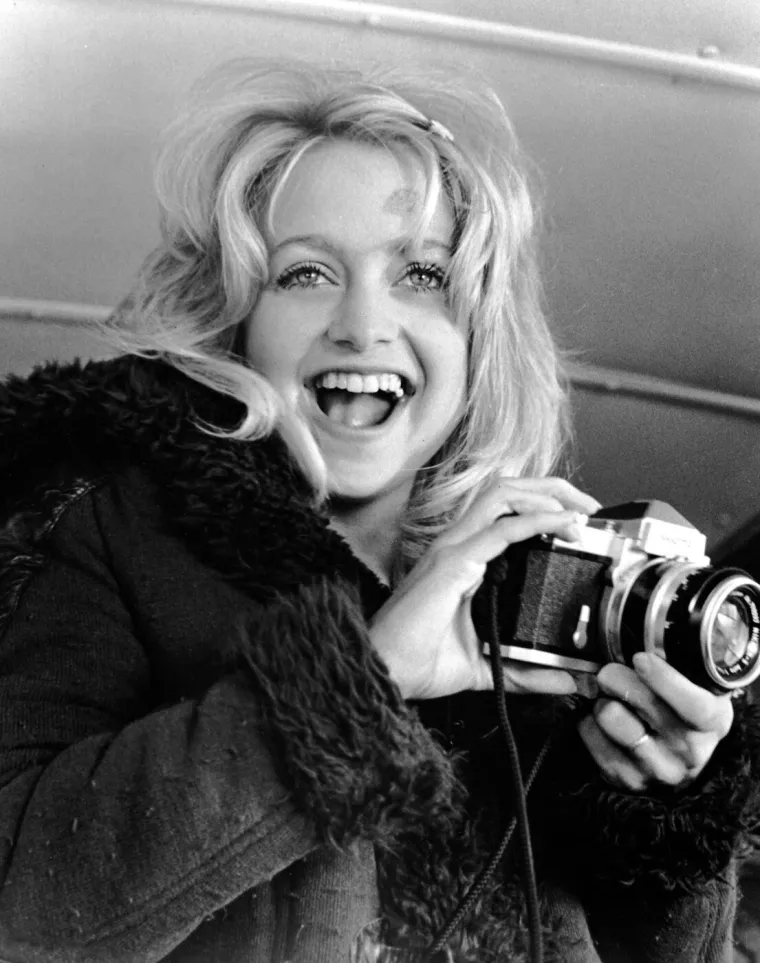 Bila je seks-simbol 70-ih, svi su pred njom padali na koljena: Sa 79 godina i dalje zrači