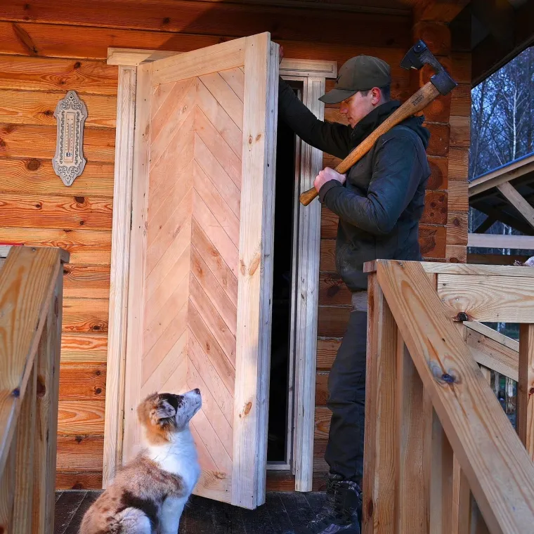 Sam samcat gradi kuću od nule, dosad je potro&scaron;io manje od 4 tisuće eura i stvorio ne&scaron;to predivno