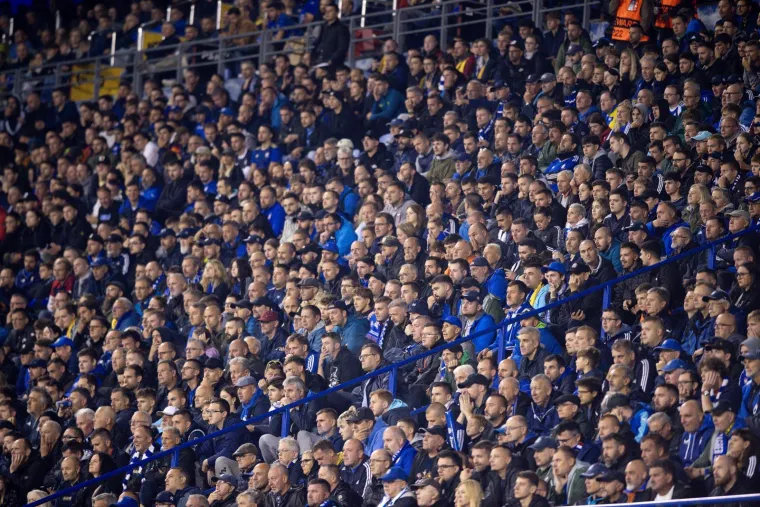 Boban snimljen u neuobičajenom društvu: Evo s kim gleda utakmicu Dinama i Fenerbahčea