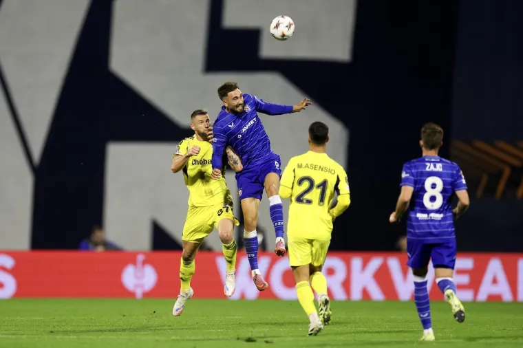 Zastava iz Srbije se pojavila na Maksimiru: Svi su gledali &scaron;to se vijori na jugu stadiona