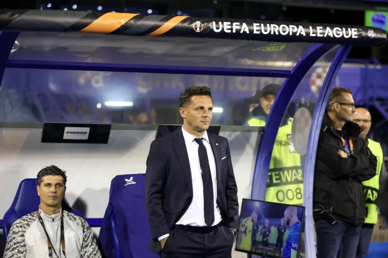 Zastava iz Srbije se pojavila na Maksimiru: Svi su gledali &scaron;to se vijori na jugu stadiona