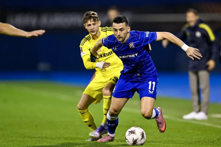 Zastava iz Srbije se pojavila na Maksimiru: Svi su gledali &scaron;to se vijori na jugu stadiona