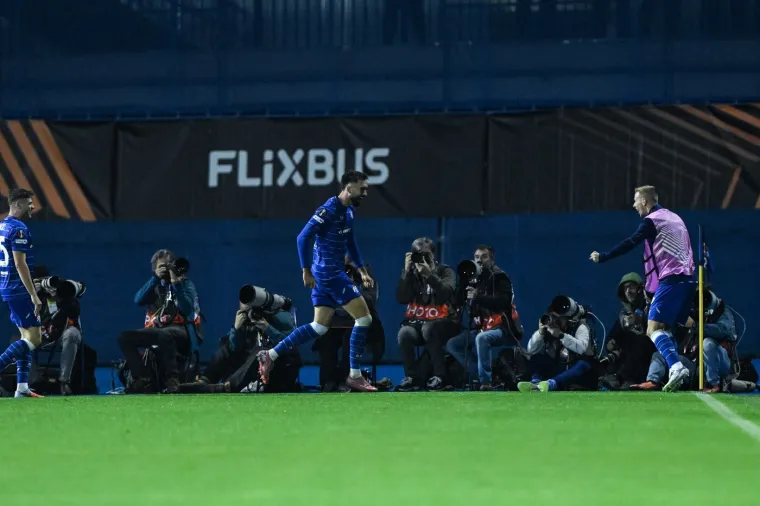 Luda noć u Zagrebu: Navijači slavili do ekstaze, Mišić potezom oduševio sve