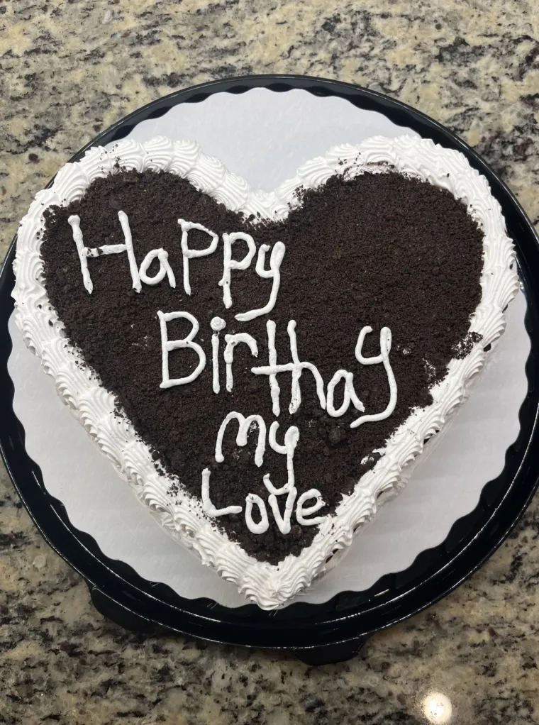 Zamislite da vam kao slavljeniku donesu ovakvu tortu: Ovim su se katastrofama čak i sami tvorci nasmijali