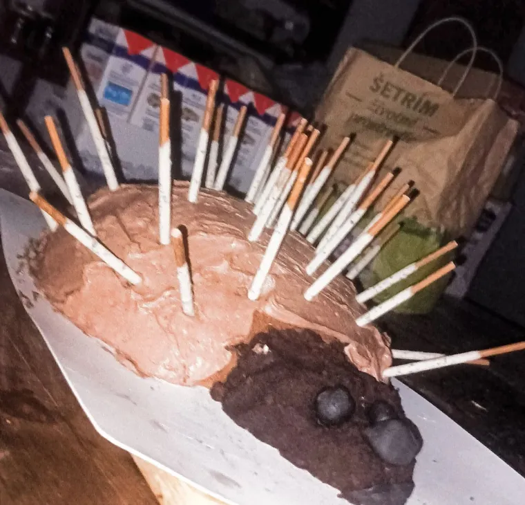 Zamislite da vam kao slavljeniku donesu ovakvu tortu: Ovim su se katastrofama čak i sami tvorci nasmijali