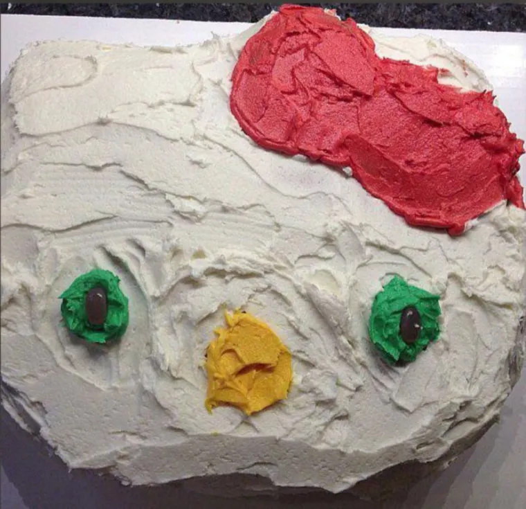 Zamislite da vam kao slavljeniku donesu ovakvu tortu: Ovim su se katastrofama čak i sami tvorci nasmijali