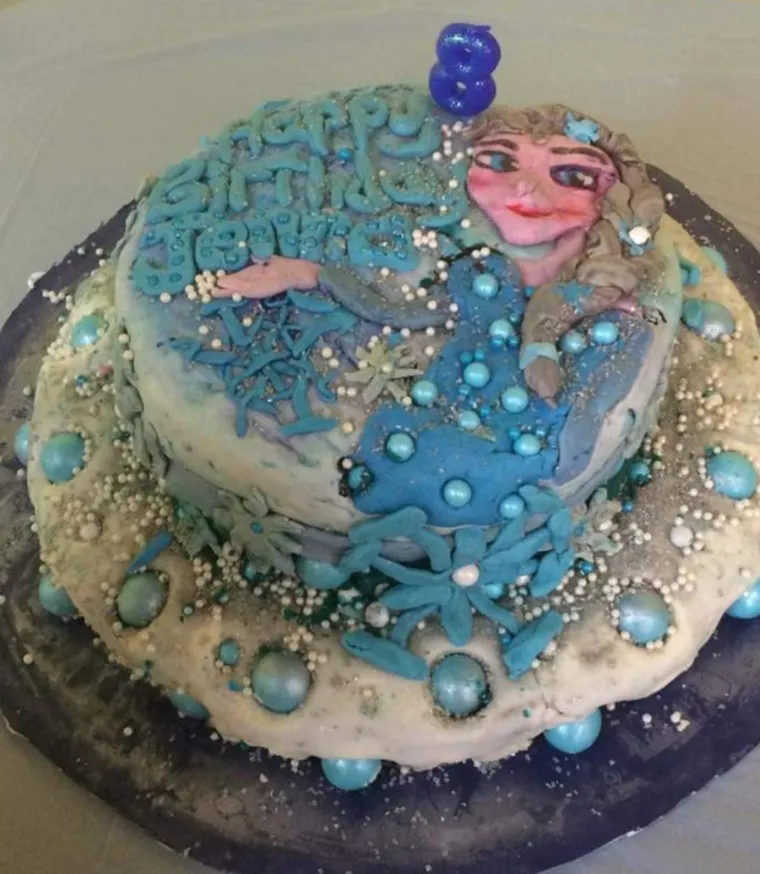 Zamislite da vam kao slavljeniku donesu ovakvu tortu: Ovim su se katastrofama čak i sami tvorci nasmijali