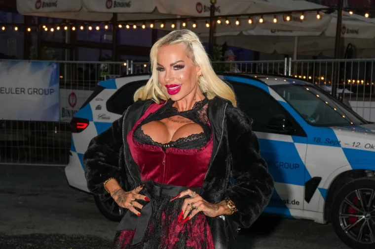 Krigle pune, prekrasne djevojke i dirndli: Pogledajte galeriju Oktoberfesta