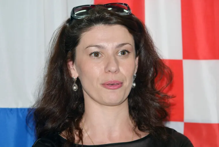 Ovo je nova članica DP-a: Pozirala za Playboy, bila u centru skandala, zgrozila komentarom o ustašama