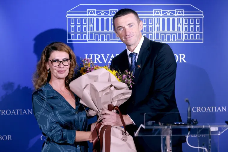 Ovo je nova članica DP-a: Pozirala za Playboy, bila u centru skandala, zgrozila komentarom o ustašama