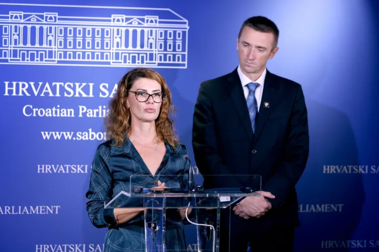 Ovo je nova članica DP-a: Pozirala za Playboy, bila u centru skandala, zgrozila komentarom o ustašama