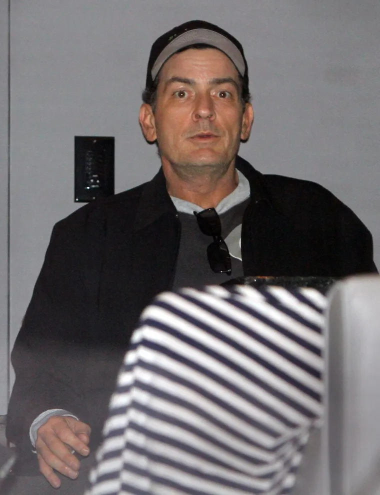 Od seksa s muškarcima preko cracka do HIV-a: Najkontroverznija izdanja Charlieja Sheena