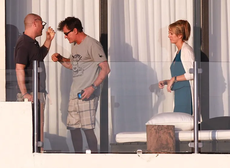 Od seksa s mu&scaron;karcima preko cracka do HIV-a: Najkontroverznija izdanja Charlieja Sheena