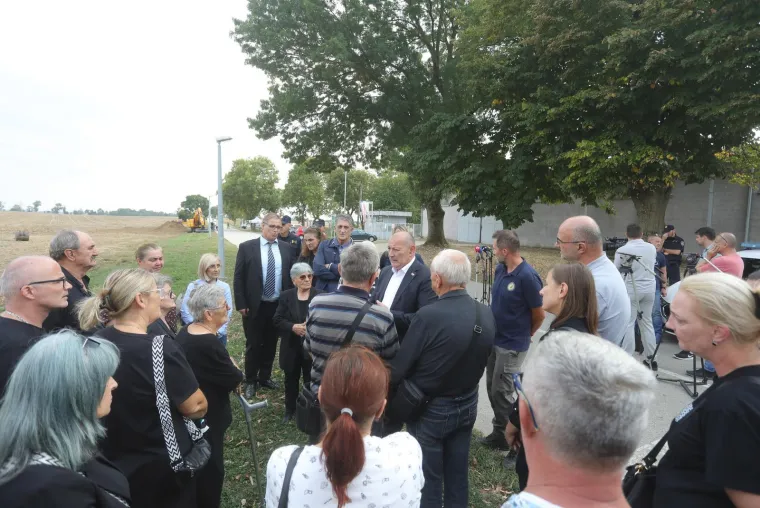 Ovdje je otkrivena nova masovna grobnica: Svega 100 metara od Ovčare otkopana još jedna rana...