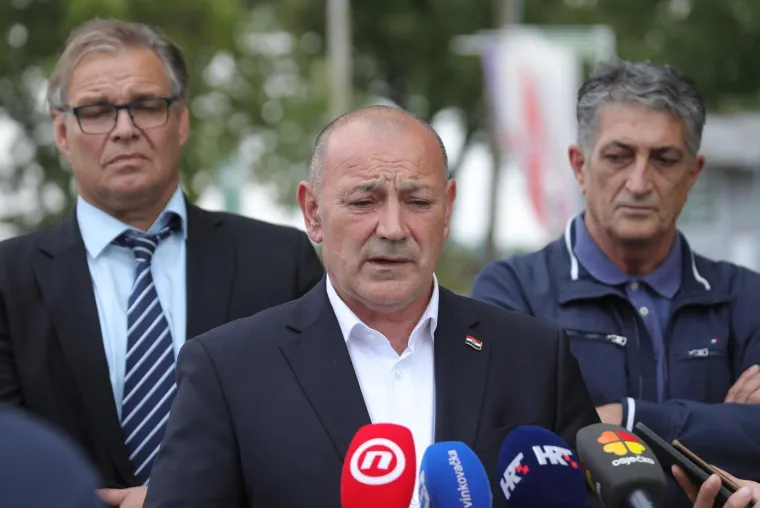 Ovdje je otkrivena nova masovna grobnica: Svega 100 metara od Ovčare otkopana još jedna rana...