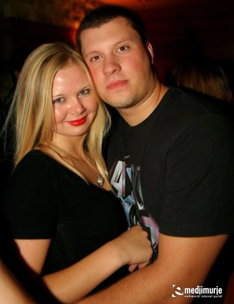 Zaljubljeni preko ušiju feštali su sve do jutra: S ovog para nitko nije skidao pogled