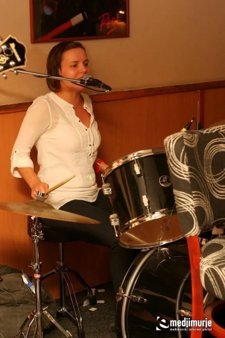 Zaljubljeni preko u&scaron;iju fe&scaron;tali su sve do jutra: S ovog para nitko nije skidao pogled