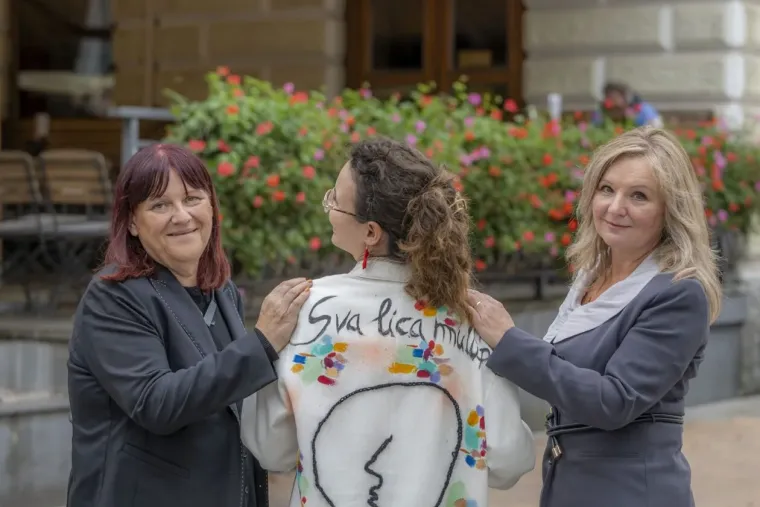 Ova elegantna dama osvojila je prolaznike: Zgodnoj brineti vitke figure nitko nije mogao odoljeti