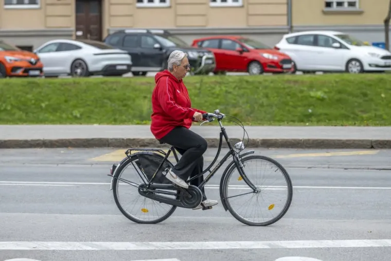 Ova elegantna dama osvojila je prolaznike: Zgodnoj brineti vitke figure nitko nije mogao odoljeti