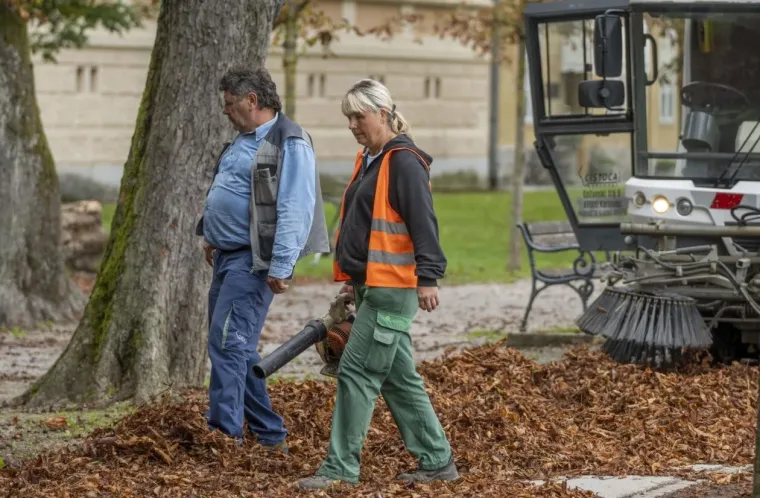 Ova elegantna dama osvojila je prolaznike: Zgodnoj brineti vitke figure nitko nije mogao odoljeti