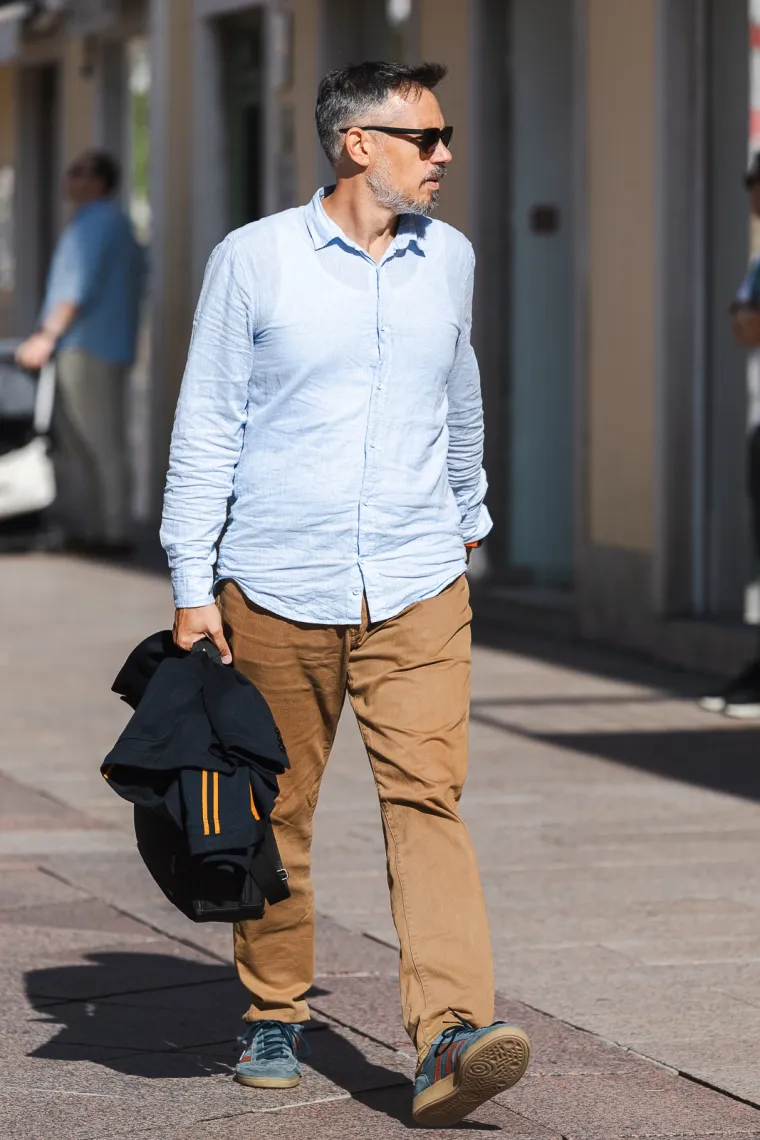 Od njenog dekoltea zastaje dah: Zgodna crnka izazvala pomutnju u centru Rijeke