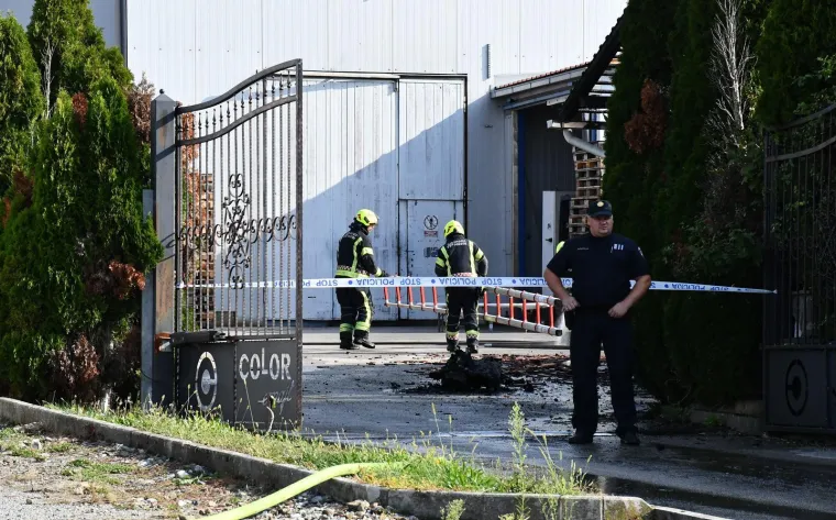 Pogledajte što je ostalo od luksuznih automobila nakon požara kraj Požege: Sve je uzrokovao hibrid?