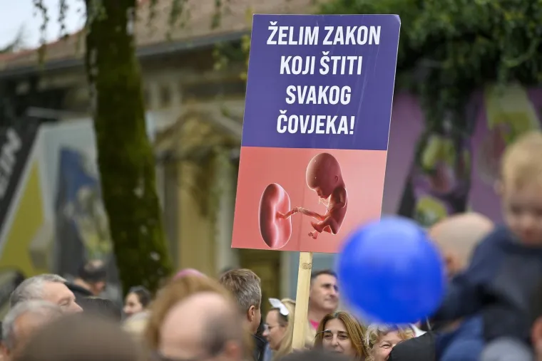 Hod za život održan u Varaždinu: Među okupljenima Željka Markić i njezin suprug