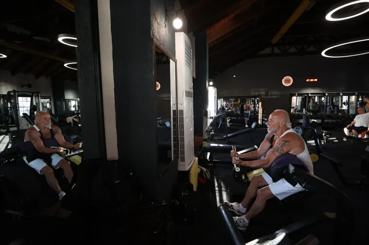 Pogledajte 76-godi&scaron;njaka koji je snažan kao Cro Cop: Bicepsi, tricepsi, a godine su samo broj