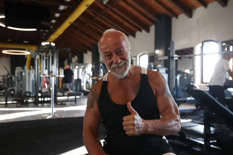 Pogledajte 76-godi&scaron;njaka koji je snažan kao Cro Cop: Bicepsi, tricepsi, a godine su samo broj