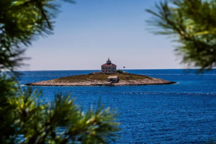 Savršeni kontrast užurbanom životu: Hrvatski otok koji mirom jednostavno poziva na odmor