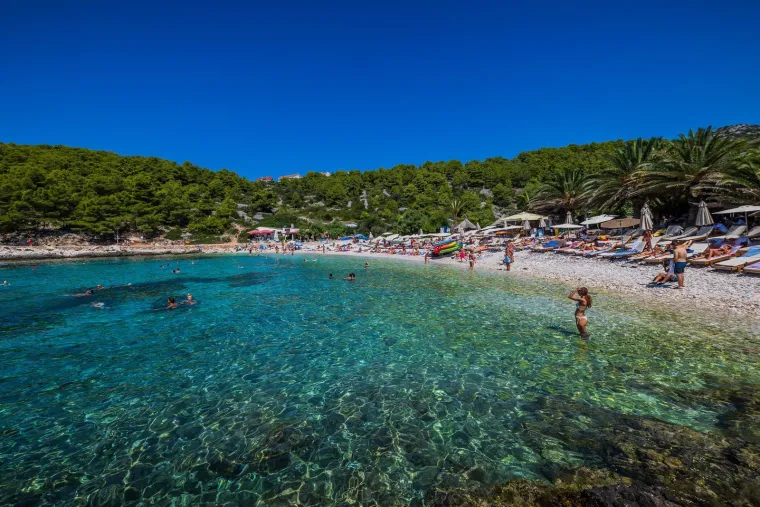 Savr&scaron;eni kontrast užurbanom životu: Hrvatski otok koji mirom jednostavno poziva na odmor