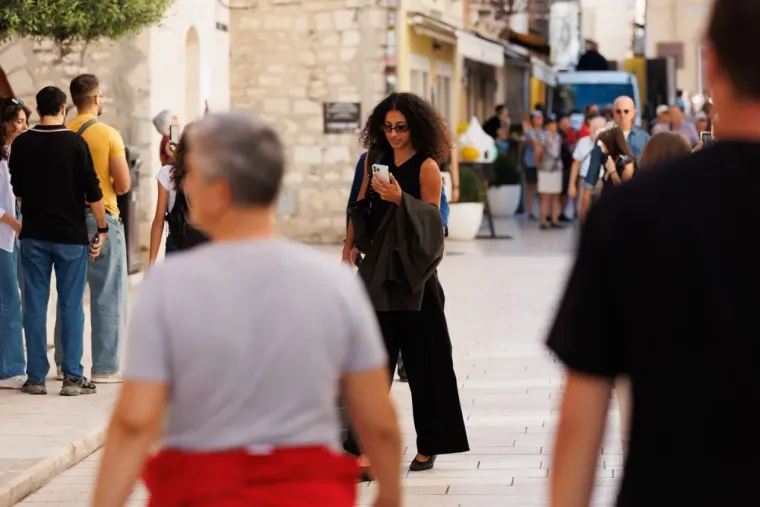 Dame u haljinama nisu prošle nezamijećeno: Centar Zadra bio je poput modne piste